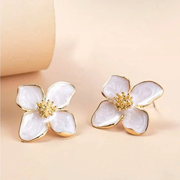 flower Earrings - Picture 2 of 4